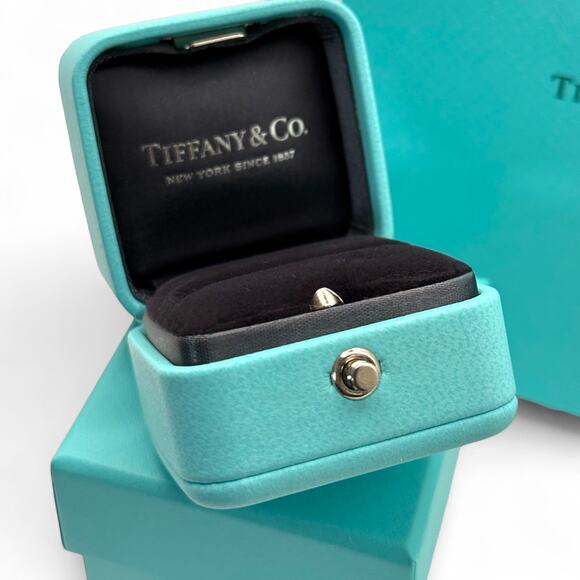 Tiffany & Co. Blue Leather Empty Ring Box Gift Suede Drawstring Bag - Picture 10 of 10